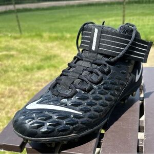 Nike mens force savage  pro 2